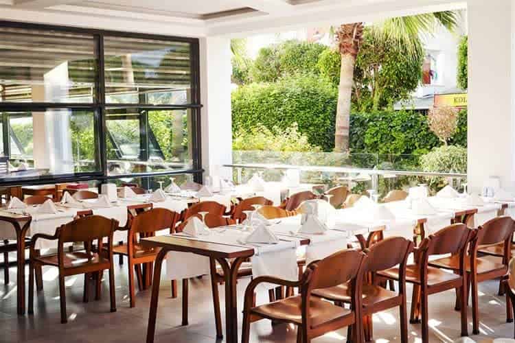 Smartline White City Beach Hotel